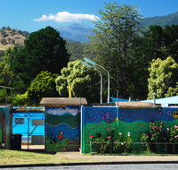Eildon Outdoor Swimming Pool - Southport Accommodation