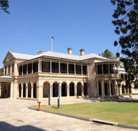 Old Government House - Southport Accommodation