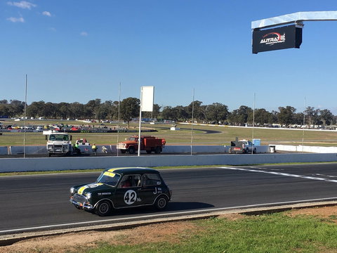 Winton Motor Raceway - Accommodation Southport 1