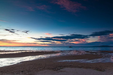 Bareboat Hire - Cattitude 7 Nights - Southport Accommodation 1