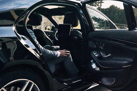 Departure Private Transfers: Adelaide To Adelaide Airport ADL In Business Car - Accommodation Southport 4