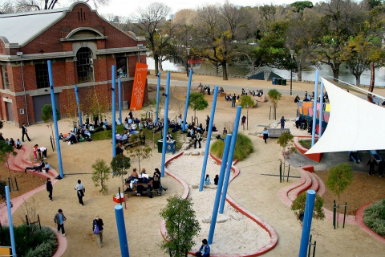 ArtPlay - Accommodation Southport 0