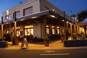 Amello - Southport Accommodation 0