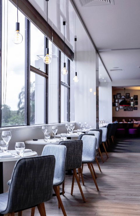 MRepublic Restaurant, Bar And Lounge - Southport Accommodation 5