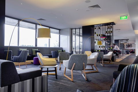 MRepublic Restaurant, Bar And Lounge - Southport Accommodation 9