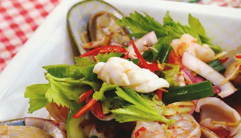 Gold Leaf Thai - Southport Accommodation 2