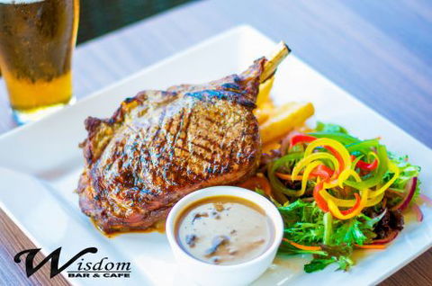 PAUL'S SEAFOOD ON GOUGER - Southport Accommodation 1