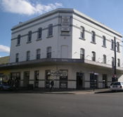 Royal Hotel - Southport Accommodation