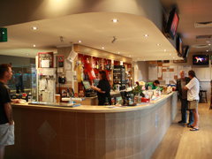 Oaks Hotel - Accommodation Southport 0