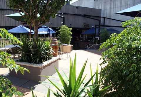 CBD Hotel Newcastle - Southport Accommodation 2