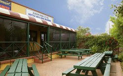 Albion Park Hotel - Southport Accommodation 1