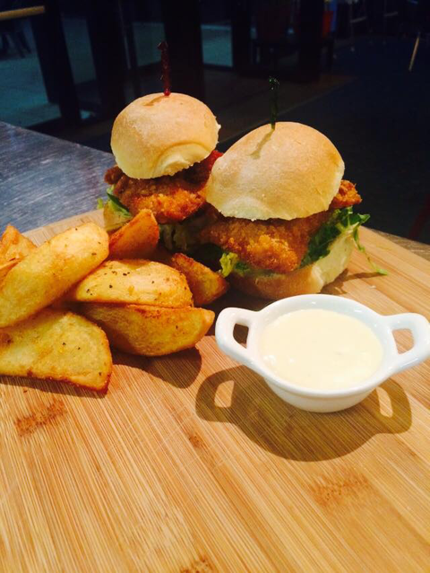 Salamander Tavern - Accommodation Southport 2