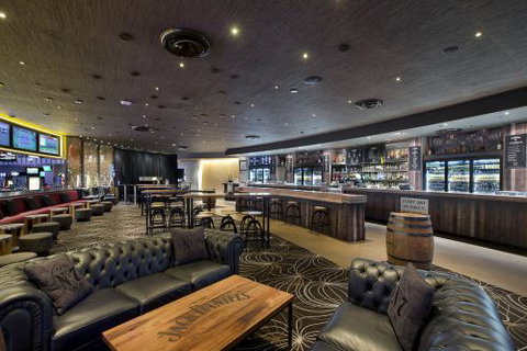 JBar - Southport Accommodation 2