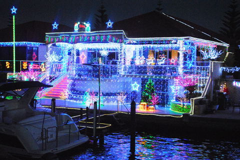 Christmas Lights Cruise - Accommodation Southport 2