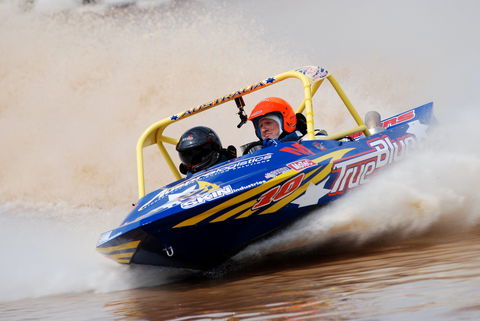V8 Superboats - Southport Accommodation 0