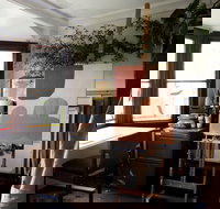 Abstract Paint and Wine Night - Southport Accommodation