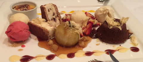 Basils Seafood Restaurant - Southport Accommodation 1