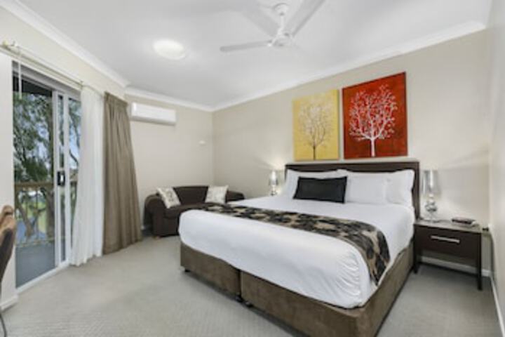 Aldershot QLD Southport Accommodation
