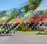 Pines Country Club Motor Inn - Southport Accommodation