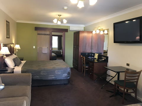 Albury Georgian Motel & Suites - Southport Accommodation 3