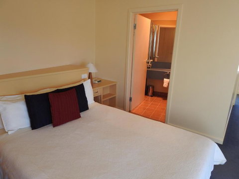 Waves Luxury Suites - Southport Accommodation 1