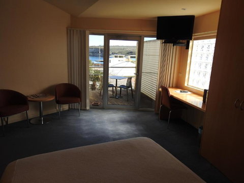 Waves Luxury Suites - Southport Accommodation 5