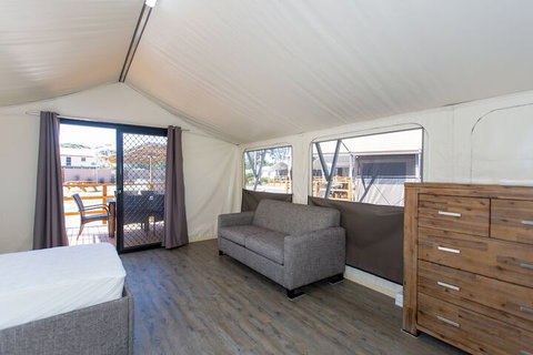 Shoal Bay Holiday Park - Southport Accommodation 3
