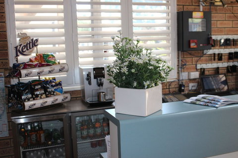 Golden Harvest Motor Inn - Accommodation Southport 5