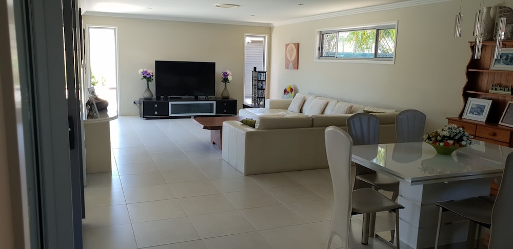 Torquay QLD Southport Accommodation