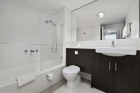 Quest Dandenong - Southport Accommodation 5
