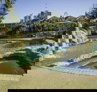 Paradise Island Resort - Southport Accommodation