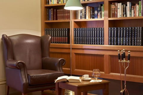 Grand Hotel Melbourne - Southport Accommodation 4