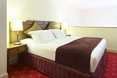 Grand Hotel Melbourne - Southport Accommodation 6