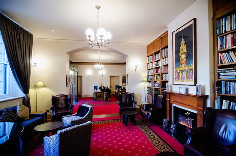 Grand Hotel Melbourne - Southport Accommodation 3