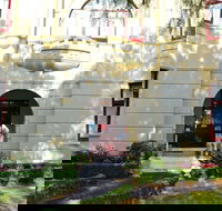 Toorak Manor - Southport Accommodation