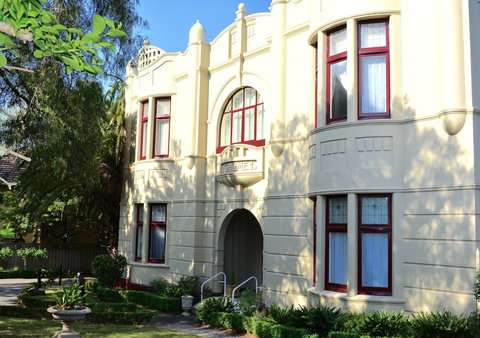 Toorak Manor - Southport Accommodation 1