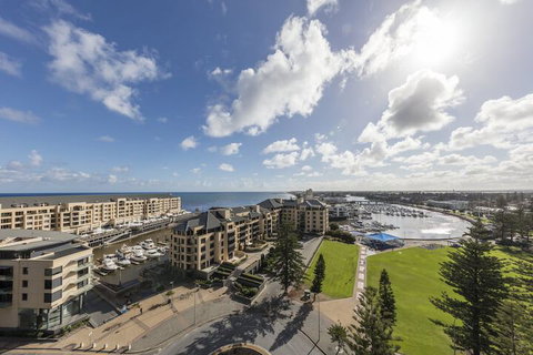 Oaks Glenelg Liberty Suites - Accommodation Southport 7