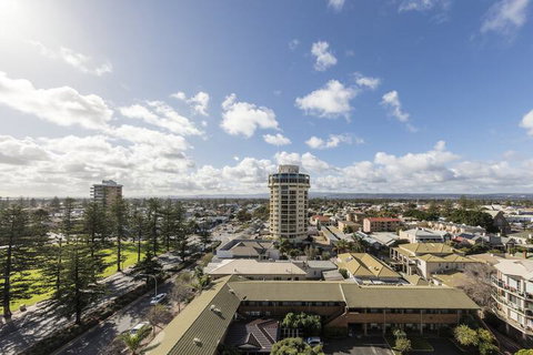 Oaks Glenelg Liberty Suites - Accommodation Southport 3