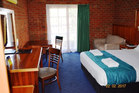 Early Australian Motor Inn - Accommodation Southport 4