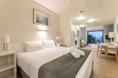 Amaroo At Trinity - Southport Accommodation 4