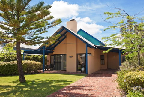 Dunsborough Beach Cottages - Accommodation Southport 1