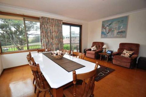 16 Haddrill Parade - Accommodation Southport 6