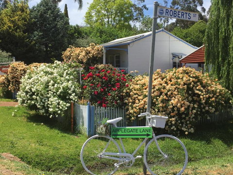 Applegate Lane Chalet - Accommodation Southport 2