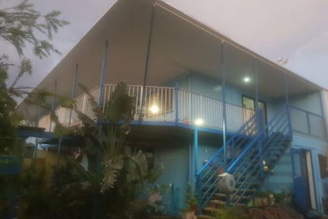 Micks Accommodation Club - Southport Accommodation 0