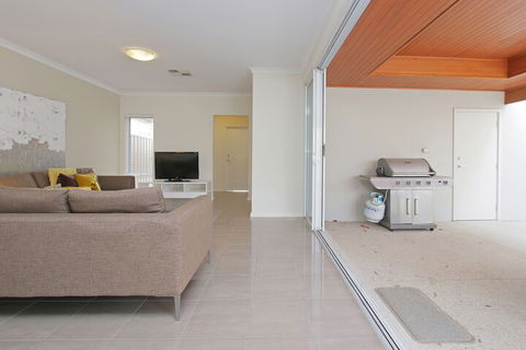 Anastasia Villa - Accommodation Southport 4