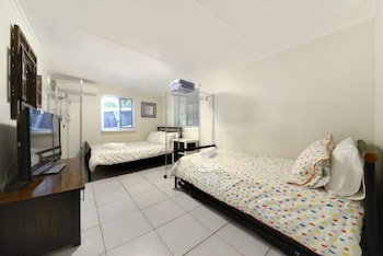 Airlie Getaway - Views - Accommodation Southport 1