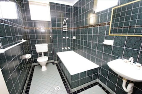 Golden Sands 3 - Accommodation Southport 6