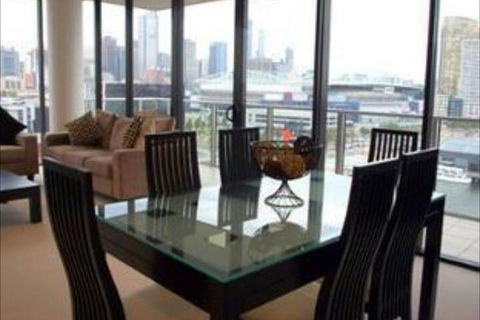 Docklands Prestige Apartments - Southport Accommodation 2