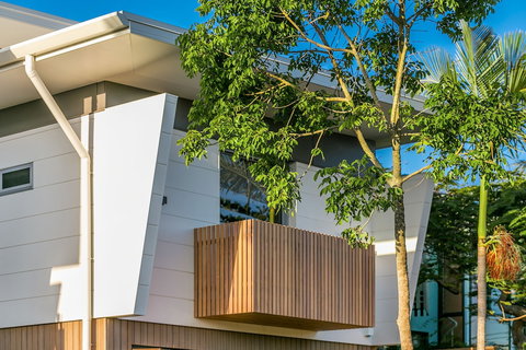 A PERFECT STAY - KoKo's Beach Houses 1 And 2 - Accommodation Southport 0