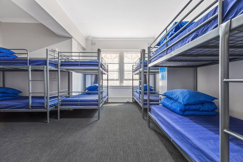 Ady's Place Backpackers - Accommodation Southport 1